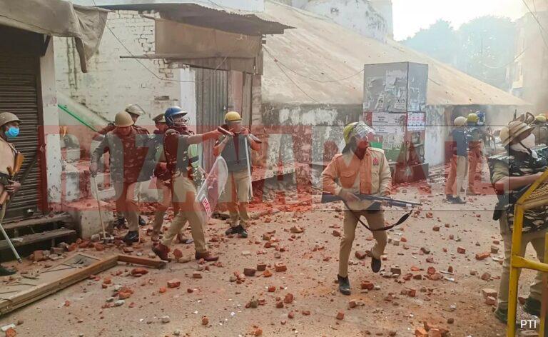 जामा मस्जिद सर्वे विवाद: हिंसा में चार लोगों की मौत, 22 पुलिस कर्मी घायल, बाहरी लोगों की एंट्री कर बैन