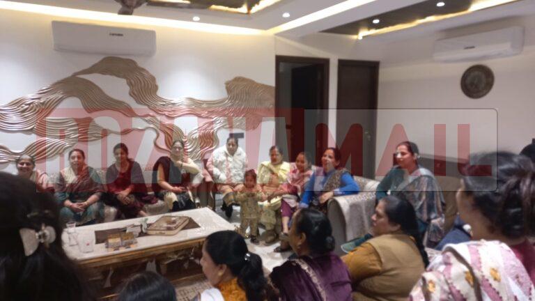 वार्ड नंबर 69 की महिलाओं का फ्रूट कारोबारी आशु सचदेवा को समर्थन, भीड़ जुटी