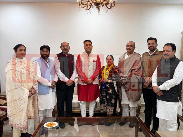 आप का दाव: चार बार चुनाव जीतने वाली पूर्व पार्षद अरुणा अरोड़ा आप में शामिल, भाजपा से निलंबित बीजेपी नेताओं ने भी ज्वाइन की आप, पढ़ें