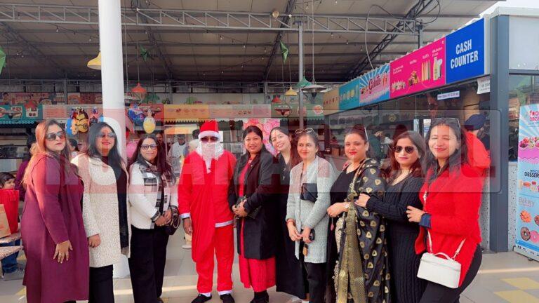 फूड बाजार में मनाया गया क्रिसमिस डे, देखें तस्वीरें