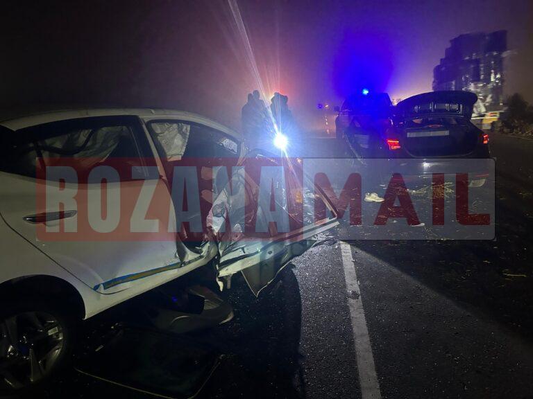 बर्थडे पार्टी से लौट रहे दोस्तों की गाड़ी डिवाइडर क्रॉस करके दूसरी साइड जाकर कार से टकराई, दो की मौत, कार की हालत देखें