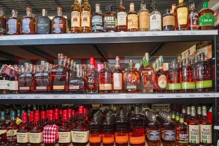 शराब पीने के शौकीनों पर पड़ेगा बोझ: पंजाब में शराब की कीमतें बढ़ेगी, 10,350 करोड़ रेवेन्यू इकट्ठा करने का टारगेट, पढ़ें