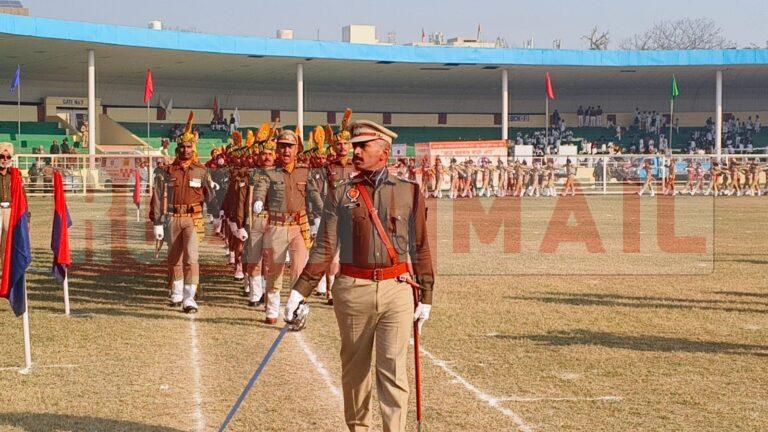 अलर्ट के बीच गुरु गोबिंद सिंह स्टेडियम में गणतंत्र दिवस की तैयारियां: फूल ड्रेस रिहर्सल की, डीसी ने तिरंगा लहराया, 4 हजार बच्चों समेत कलाकारों ने की प्रैक्टिस, 1500 पुलिस जवानों पर कंधों पर सुरक्षा का जिम्मा, देखें तस्वीरें