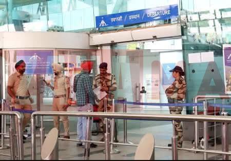 अमृतसर पहुंचे अमेरिका से डिपोर्ट किए 104 भारतीय: चार जालंधर के भी, 205 लोगों को चिन्हित किया था, 186 भी डिपोर्ट होंगे, देखे लिस्ट और तस्वीरें