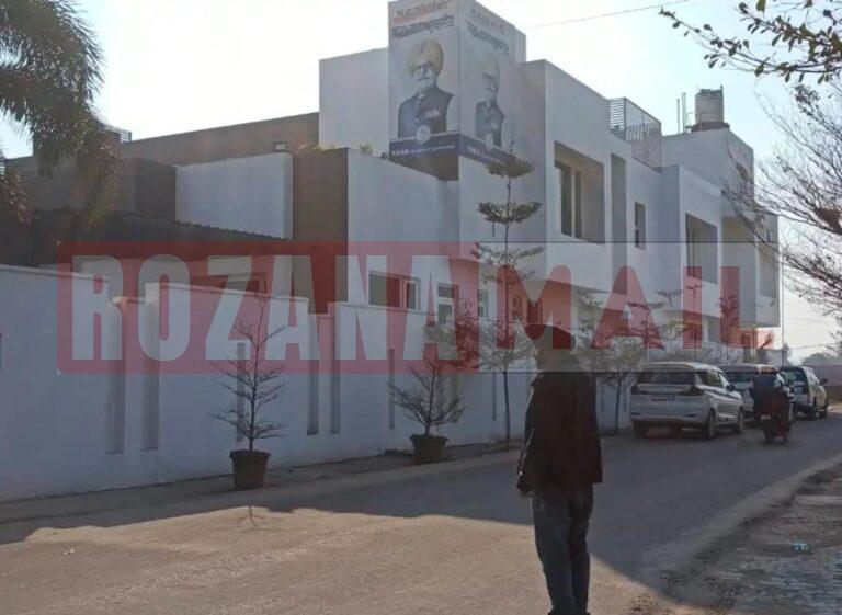 कांग्रेस पार्टी के विधायक राणा गुरजीत सिंह के घर समेत दो जगहों पर इनकम टैक्स की रेड: आईटीबीटी के जवान भी तैनात, घर और कार्यालय के सभी सदस्यों/कर्मचारियों के मोबाइल बंद करवाए