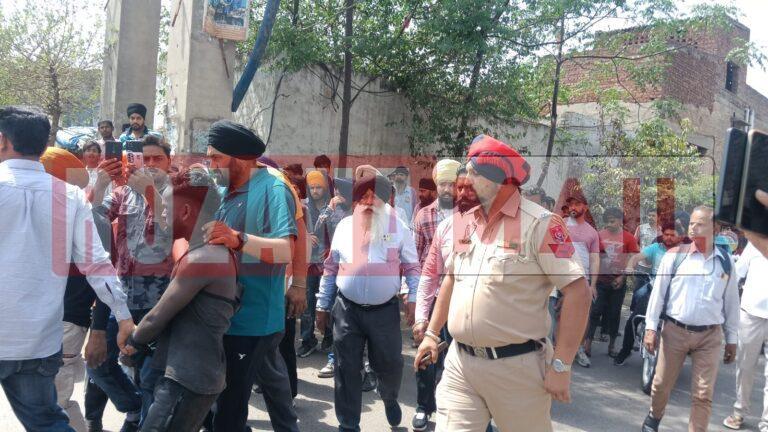 जालंधर में हैवानियत: चार साल की बच्ची के साथ रेप, आरोपी को देर रात पुलिस हवाले किया था, सुबह फैक्ट्री में काम करने पहुंच गया, लोगों ने दोबारा पुलिस हवाले किया, पढ़ें