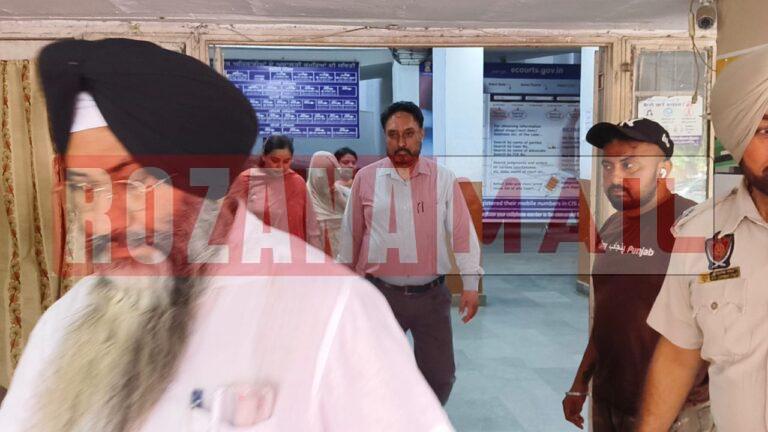 थार में जा रहा विधायक रमन अरोड़ा के लिए कलेक्शन करने वाला आढ़ती महेश माखीजा गिरफ्तार, बैग बरामद होने की चर्चा, बिल्डिंग इंस्पेक्टर हरप्रीत कौर भी रिमांड पर