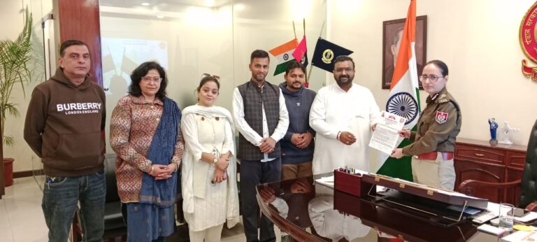 जालंधर में 13 साल की बच्ची की हत्या के मामले में श्री हिंदू तख्त (भारत) का बड़ा बयान: केस लड़ने का सारा खर्चा उठाएंगे, सी.पी. को भी मिले, बच्ची के घर पहुंची महिला कमिशन की चेयरपर्सन, पढ़ें