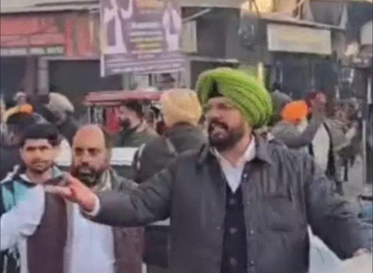 पंजाब में ट्रैफिक जाम देख आप विधायक का चढ़ा पारा: एसएचओ को कु#त्ता तक बोला, गंदी गालियां निकाल आग लगाने की धमकी दे डाली, पढ़ें