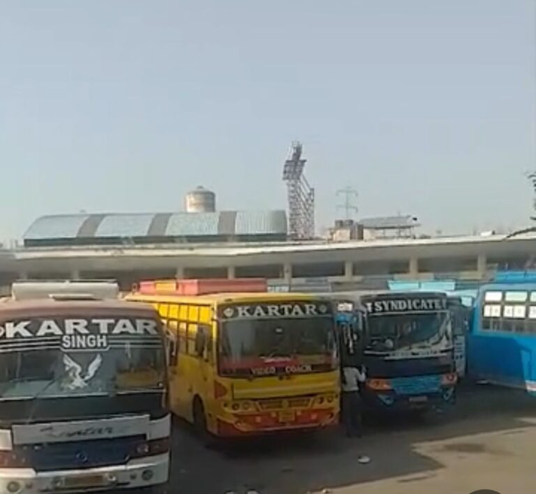 हड़ताल पर बैठे पंजाब रोडवेज के कच्चे मुलाजिम सस्पेंड, प्रदर्शन को पंजाब सरकार ने बताया अवैध, पढ़ें