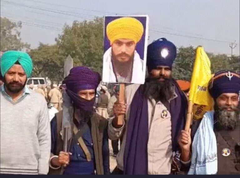 खालिस्तानी समर्थक एमपी अमृतपाल सिंह की पैरोल रद्द होने पर पंजाब में प्रदर्शन, बेड़ियां पहन रिहा करने के लगाए जा रहे नारे