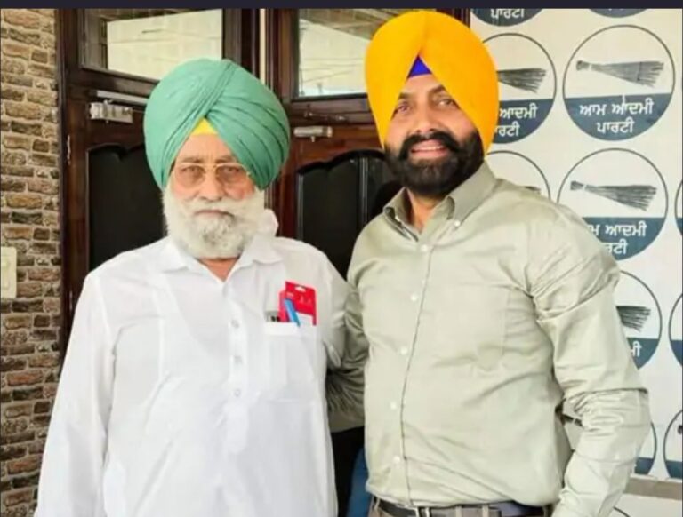 AAP मंत्री भुल्लर और उसके पिता के खिलाफ खुदकुशी के लिए उकसाने का केस दर्ज, DM के परिवार ने कहा- गिरफ्तारी तक अंतिम संस्कार नहीं करेंगे, मां बोली: झाड़ू वाले मेरे बेटे को खा गए, पढ़ें