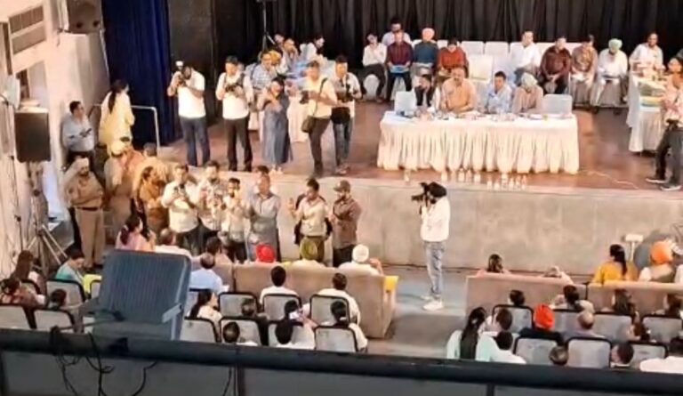 नगर निगम की हाउस बैठक में वित्त वर्ष 2026-27 के लिए 569.40 करोड़ रुपए का भारी-भरकम बजट पास, विपक्ष के हंगामे के बीच अढ़ाई मिनट में हुआ पास, अवैध कब्जों पर भी कारवाई, पढ़े