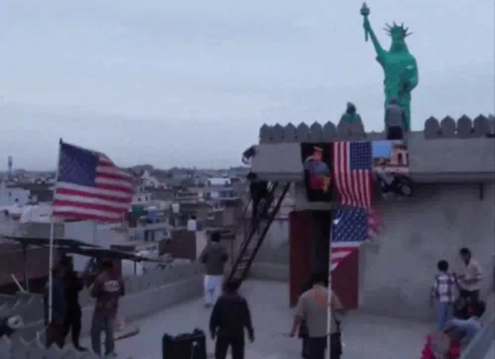 जालंधर का किशनपुरा बना अमेरिका: अमेरिका के कारोबारी ने घर की चौथी मंजिल पर बनाया स्टेच्यू आफ लिबर्टी, फोटो खिंचवाने आ रहे लोग