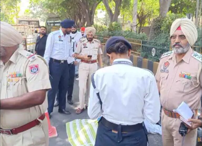 जालंधर के चौराहे पर पंजाब रोडवेज की बस घसीटती ले गई बाइक चालक, मौके पर ही मौत