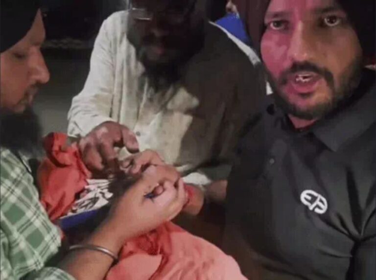 मोहाली में श्री गुटका साहिब की बेअदबी, सड़कों पर बिखरे मिले अंग, पढ़ें