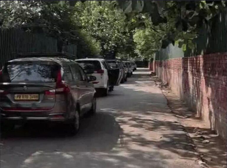 पंजाब सरकार के पॉवरफुल मंत्री संजीव अरोड़ा के घर समेत चार ठिकानों पर ED की रेड, 15 गाड़ियों का लश्कर और CRPF पहुंची, पढ़ें