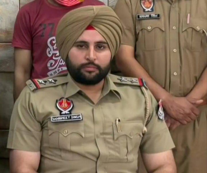 Ludhiana News: पंजाब पुलिस की लेडी इंस्पेक्टर के साथ रेप, सब इंस्पेक्टर ने होटल में बुला नशीला पदार्थ पिला रेप करके बेहोशी हालत में न्यूड़ वीडियो बनाई, तीन बार अबॉर्शन करवाया