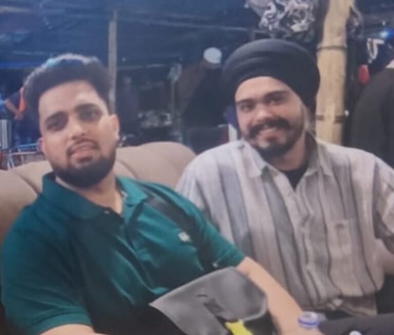 कोर्ट परिसर में पकड़ने आई पुलिस को देख दूसरी मंजिल से कूदे अमन-फतेह, एक की टांग टूटी, दोनों गिरफ्तार, श्री देवी तालाब मंदिर में किया था पथराव