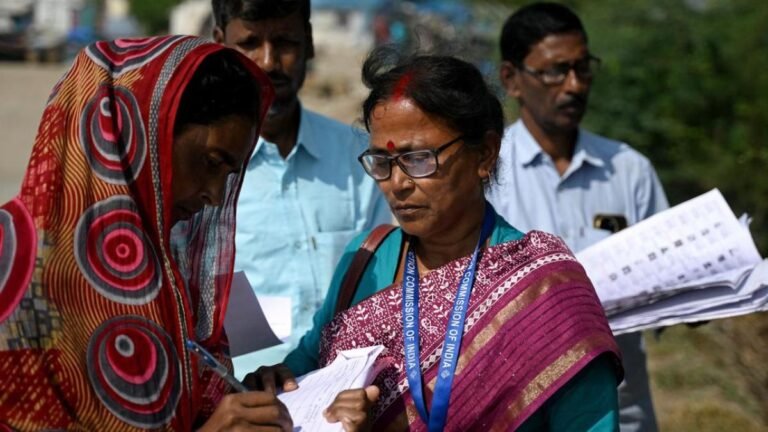 यूपी-एमपी समेत 14 राज्यों और UT में अपडेट होगी वोटर लिस्ट, SIR विवाद के बीच चुनाव आयोग का आदेश आया